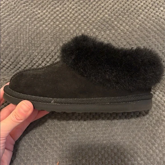 Girls Cat & Jack Fur-Lined Slippers - Picture 15 of 16